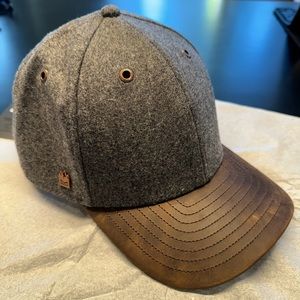 NWT - Melin • A-Game Scout Thermal - Heather Grey - Classic